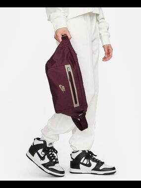 Nike Elemental Premium Waist Pack 8L - Night Maroon / Khaki